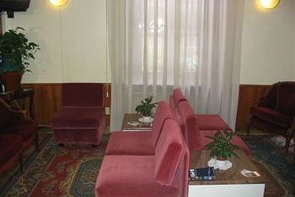 Hotel Mayorca (Milan)